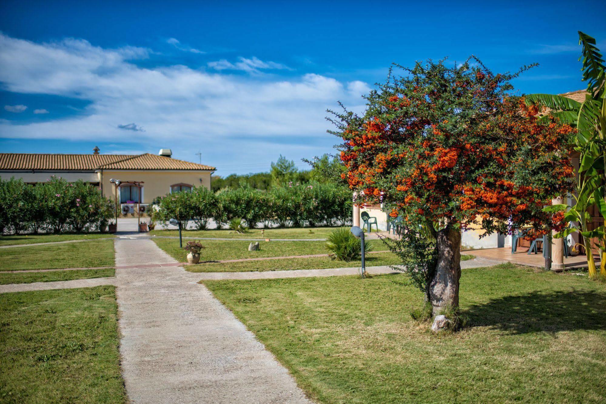 Hotel Perda Rubia San Giovanni Suèrgiu Kültér fotó