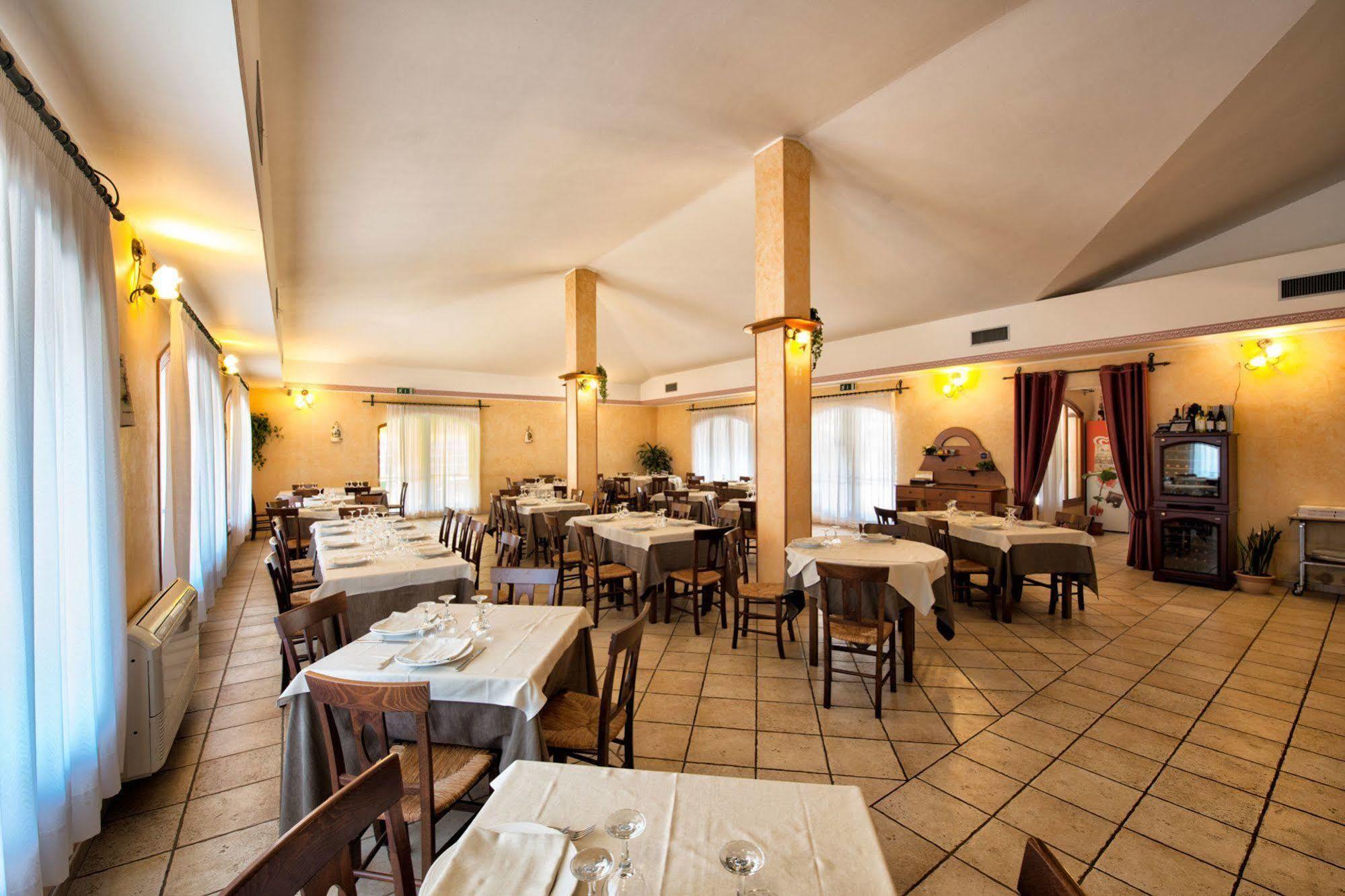 Hotel Perda Rubia San Giovanni Suèrgiu Kültér fotó